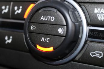 LAND ROVER DISCOVERY 3.0 4 SDV6 XS 5d AUTO 255 BHP