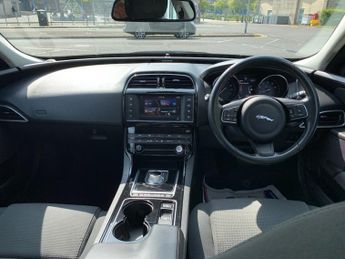 JAGUAR XE 2.0 GTDI SE 4d 197 BHP
