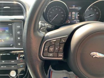 JAGUAR XE 2.0 GTDI SE 4d 197 BHP