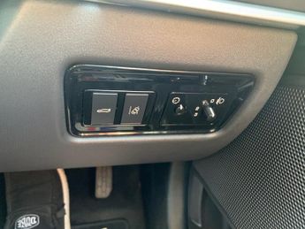 JAGUAR XE 2.0 GTDI SE 4d 197 BHP