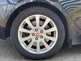 JAGUAR XE 2.0 GTDI SE 4d 197 BHP