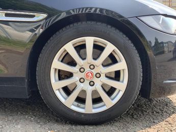 JAGUAR XE 2.0 GTDI SE 4d 197 BHP