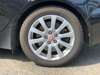 JAGUAR XE 2.0 GTDI SE 4d 197 BHP