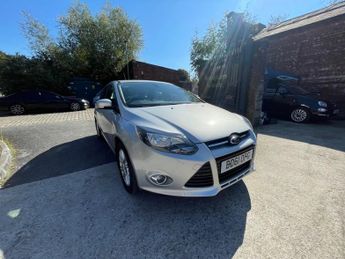 Ford Focus 1.6 Titanium Hatchback 5dr Petrol Manual Euro 5 (125 ps)