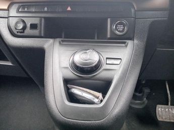 TOYOTA PROACE VERSO 2.0 D-4D L1 FAMILY 5d 175 BHP.