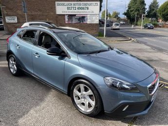 Volvo V40 2.0 D4 CROSS COUNTRY LUX NAV 5DR 174