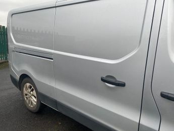 RENAULT TRAFIC 1.6 dCi 29 Sport Nav Panel Van 5dr Diesel Manual LWB Standard Ro