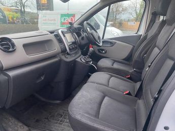 RENAULT TRAFIC 1.6 dCi 29 Sport Nav Panel Van 5dr Diesel Manual LWB Standard Ro