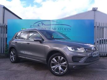 Volkswagen Touareg 3.0 TDI V6 BlueMotion Tech R-Line SUV 5dr Diesel Tiptronic 4WD E