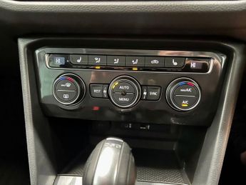 VOLKSWAGEN TIGUAN 2.0 TDI BlueMotion Tech SEL SUV 5dr Diesel DSG 4Motion Euro 6 (s