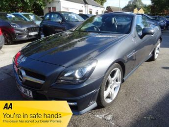 Mercedes SLK 1.8 SLK200 BlueEfficiency AMG Sport Convertible 2dr Petrol G-Tro