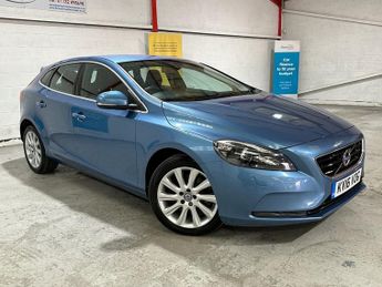 Volvo V40 2.0 D3 SE Lux Nav Hatchback 5dr Diesel Manual Euro 6 (s/s) (150 