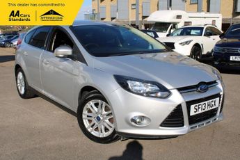 Ford Focus 1.6 Titanium Hatchback 5dr Petrol Powershift Euro 5 (125 ps)