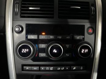 LAND ROVER DISCOVERY SPORT 2.0 TD4 SE Tech SUV 5dr Diesel Auto 4WD Euro 6 (s/s) (180 ps)