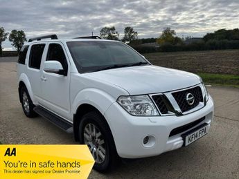 Nissan Pathfinder 2.5 dCi Tekna SUV 5dr Diesel Manual 4WD Euro 5 (190 ps)