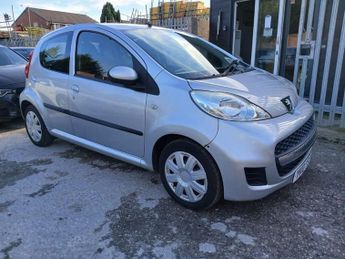 Peugeot 107 1.0 12V Urban Hatchback 5dr Petrol Manual Euro 4 (68 ps)