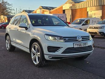 Volkswagen Touareg 3.0 TDI V6 BlueMotion Tech R-Line Plus SUV 5dr Diesel Tiptronic 