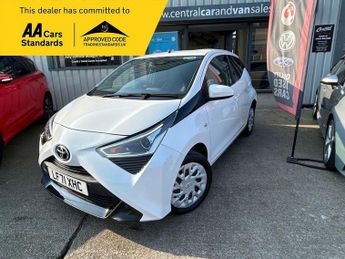 Toyota AYGO 1.0 VVTI LOW INSURANCE X-PLAY LOW MILEAGE FINANCE PX NT 107 C1 Y