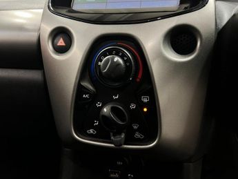 PEUGEOT 108 1.0 VTi Active Top! 3dr Petrol Manual Euro 5 Euro 5 (68 ps)