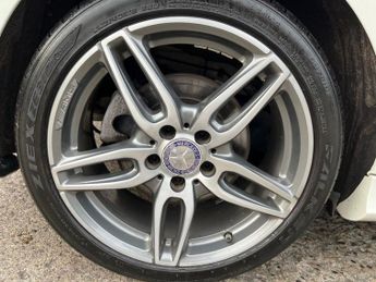 MERCEDES-BENZ A-CLASS 2.1 A220d AMG Line Hatchback 5dr Diesel 7G-DCT Euro 6 (s/s) (177