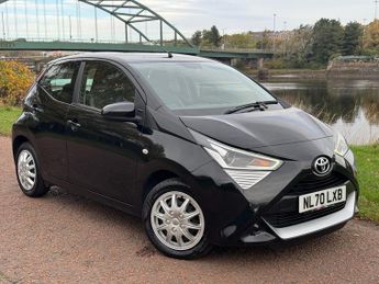 Toyota AYGO 1.0 VVT-i x-play Hatchback 5dr Petrol Manual Euro 6 (71 ps)