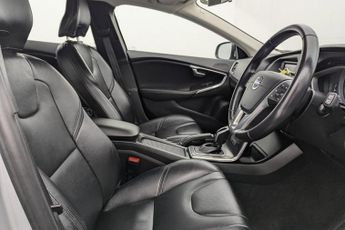 VOLVO V40 1.5 T2 SE Hatchback 5dr Petrol Auto Euro 6 (s/s) (122 ps)