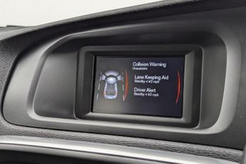 VOLVO V40 1.5 T2 SE Hatchback 5dr Petrol Auto Euro 6 (s/s) (122 ps)