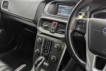 VOLVO V40 1.5 T2 SE Hatchback 5dr Petrol Auto Euro 6 (s/s) (122 ps)