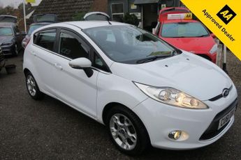 Ford Fiesta 1.25 Zetec Hatchback 5dr Petrol Manual (129 g/km, 81 bhp) RECENT