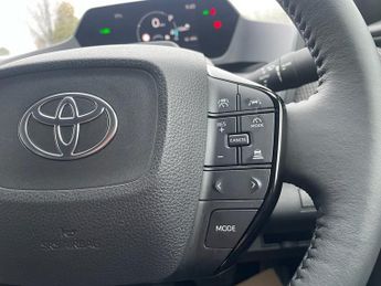 TOYOTA BZ4X 71.4 kWh Motion SUV 5dr Electric Auto (11kW OBC) (204 ps)