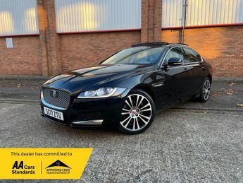 Jaguar XF 2.0d Portfolio Saloon 4dr Diesel Auto AWD Euro 6 (s/s) (240 ps)