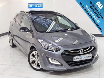 Hyundai I30 1.6 CRDi SE Hatchback 5dr Diesel Manual Euro 5 (Panoramic Roof) 