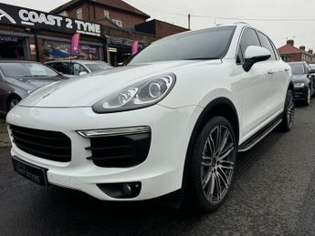 Porsche Cayenne 4.2 TD V8 S SUV 5dr Diesel TiptronicS 4WD Euro 5 (s/s) (385 ps)