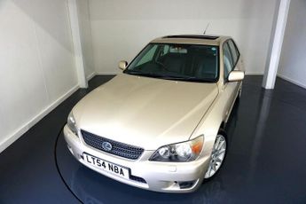 Lexus IS 2.0 200 SE Saloon-LOVELY LOW MILEAGE-JUST HAD A CAM BELT CHANGE 