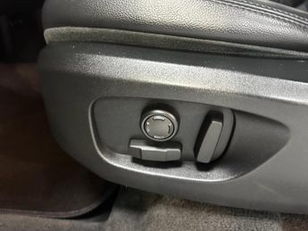 LAND ROVER DISCOVERY SPORT 2.0 TD4 HSE SUV 5dr Diesel Auto 4WD Euro 6 (s/s) (180 ps)