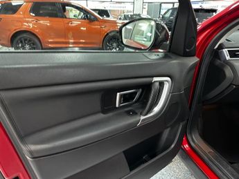 LAND ROVER DISCOVERY SPORT 2.0 TD4 HSE SUV 5dr Diesel Auto 4WD Euro 6 (s/s) (180 ps)