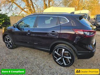 NISSAN QASHQAI 1.3 DIG-T Tekna in black with 28,400 miles, 1 owner, full servic