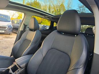 NISSAN QASHQAI 1.3 DIG-T Tekna in black with 28,400 miles, 1 owner, full servic