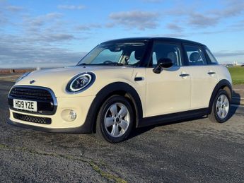 MINI Hatch 1.5 Cooper Classic Hatchback 5dr Petrol Steptronic Euro 6 (s/s) 