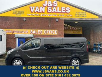 Renault Trafic 2.0 dCi ENERGY 30 Sport Nav Minibus 5dr Diesel Manual LWB Euro 6