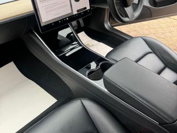 TESLA Model 3 Standard Range Plus Saloon 4dr Electric Auto RWD (241 bhp)