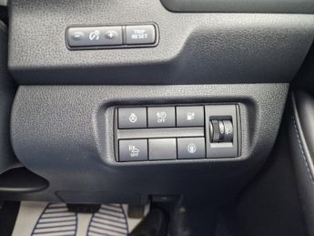 NISSAN LEAF 40kWh N-Connecta Hatchback 5dr Electric Auto (150 ps)