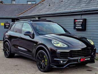 Porsche Cayenne 3.0 V6 E-Hybrid S SUV 5dr Petrol Plug-in Hybrid TiptronicS 4WD E