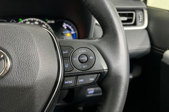 TOYOTA RAV4 2.5 VVT-I EXCEL 5d 219 BHP 8in Multimedia Display, Rear Camera D