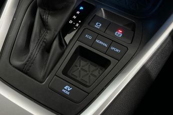 TOYOTA RAV4 2.5 VVT-I EXCEL 5d 219 BHP 8in Multimedia Display, Rear Camera D