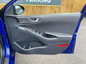 HYUNDAI IONIQ 38.3kWh Premium Hatchback 5dr Electric Auto (136 ps)