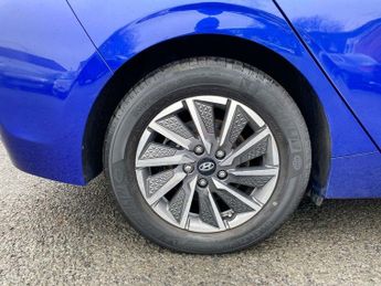 HYUNDAI IONIQ 38.3kWh Premium Hatchback 5dr Electric Auto (136 ps)