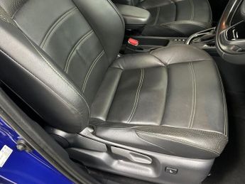TOYOTA YARIS CROSS 1.5 VVT-h Premiere Edition SUV 5dr Petrol Hybrid E-CVT Euro 6 (s