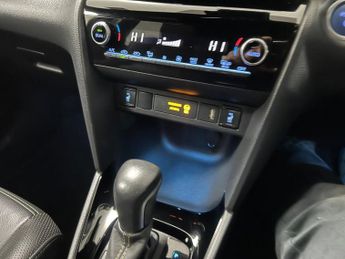 TOYOTA YARIS CROSS 1.5 VVT-h Premiere Edition SUV 5dr Petrol Hybrid E-CVT Euro 6 (s