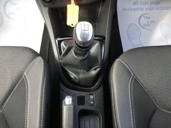 RENAULT CLIO 0.9 TCe Iconic Hatchback 5dr Petrol Manual Euro 6 (s/s) (75 ps)
